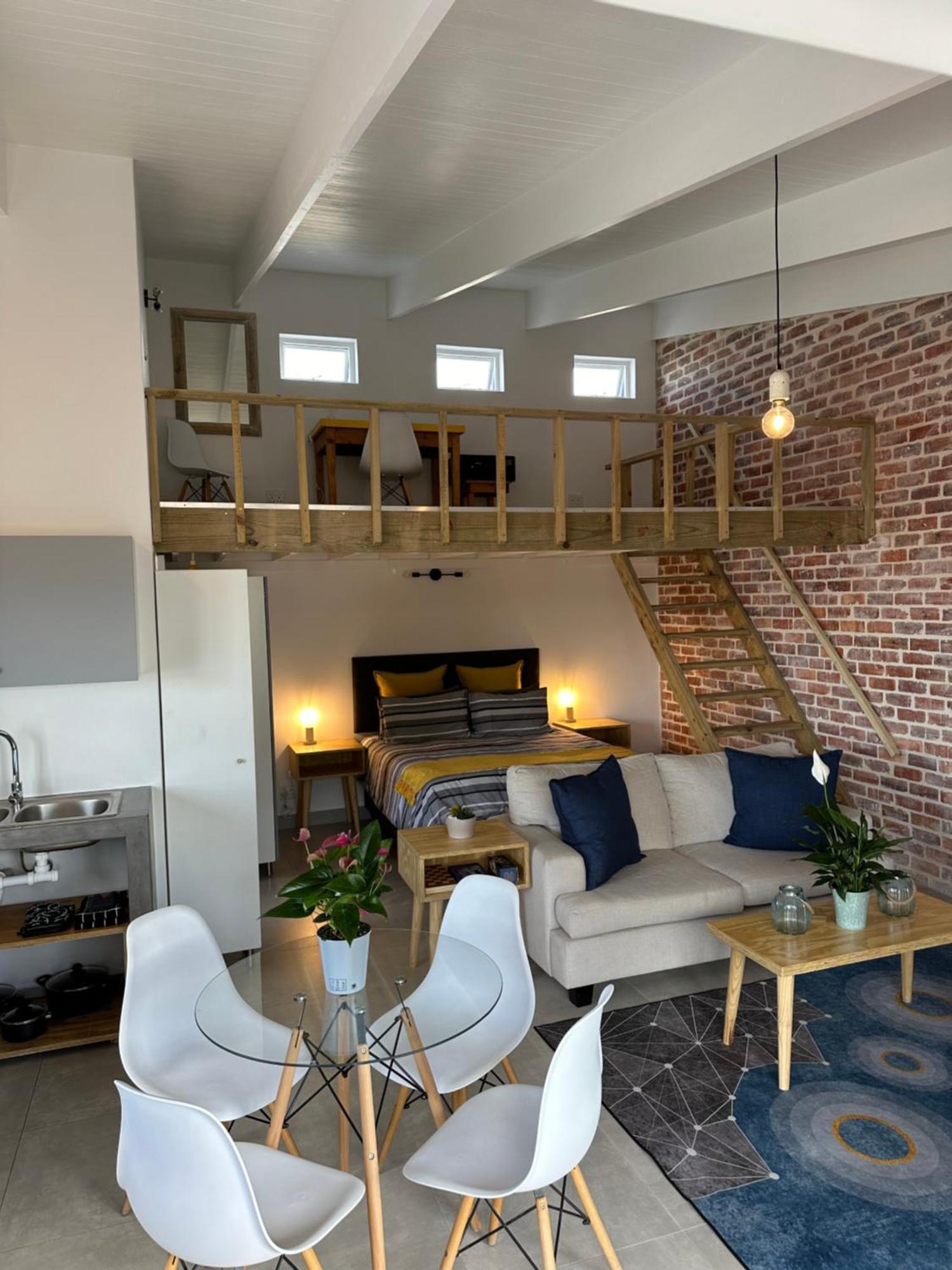 Modern Downtown Appartement Plettenbergbaai